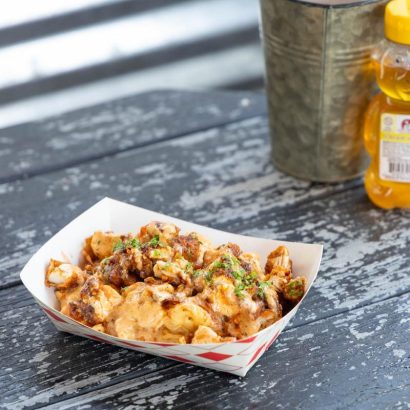 hot_chicken_mac_and_cheese_bowl
